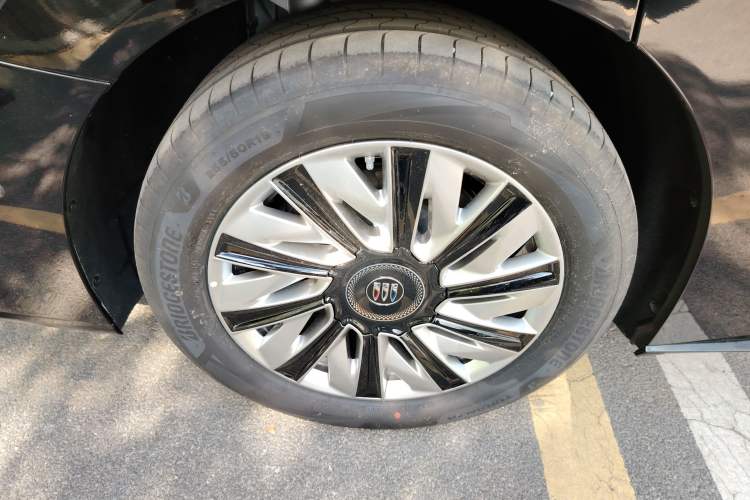 Used Buick Envision Family 2026 Luxury Edition Exterior 5