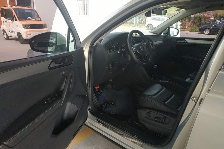 Used Volkswagen Tiguan L 2018 330TSI Automatic Two-Wheel Drive Luxury Edition