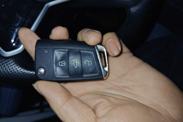 Used Volkswagen Tharu 2023 300TSI Two-Wheel-Drive Full Moon Edition
