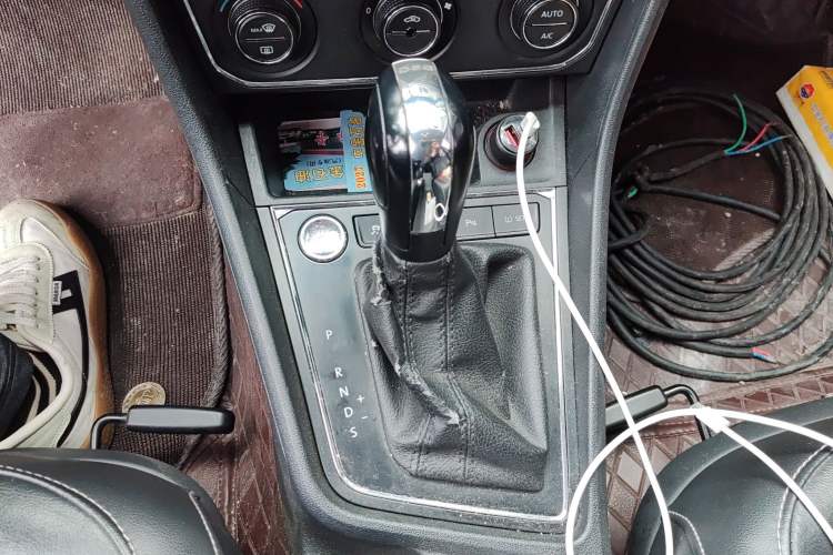 Used Volkswagen Lavida 2017 230TSI DSG Comfort Edition Gear Lever