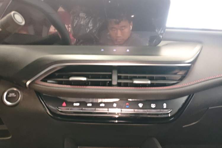 Used Buick Verano 2023 Pro GS Hunter Wind Edition Audio And AC Panel