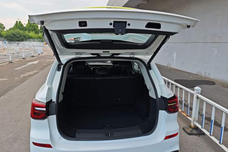 Used Roewe RX5 2023 PLUS 330TGI Automatic Trendsetting Smart Edition
