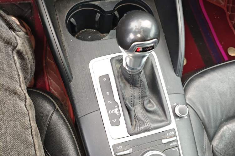 Used Audi A3 2015 Limousine 40 TFSI Automatic Comfort Model Gear Lever