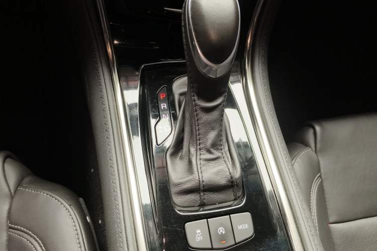 Used Cadillac ATS-L 2017 28T Fashion Edition Gear Lever