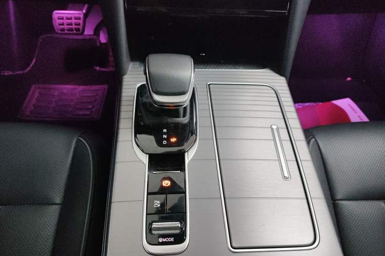 Used Hongqi HS7 PHEV 2024 2.0T PHEV Four-Wheel Drive Flagship Edition 7 Seats