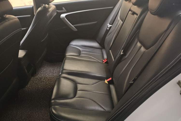 Used Geely Auto Emgrand 2017 Sedan Million Edition 1.5L Manual - Upward Version
