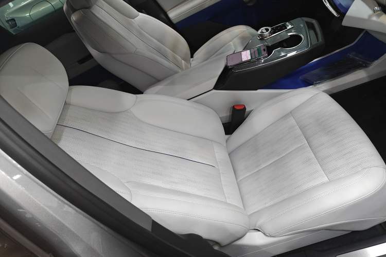 Used Cadillac OPTIQ 2024 Standard Range Version