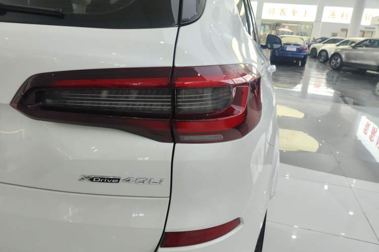 Used BMW X5 2022 xDrive 40Li Luxury Edition M Sport Package Right Rear Taillight