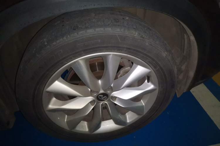 Used Infiniti QX50 2018 2.0T Two-Wheel Drive Fashion Edition Right Front Wheel Hub