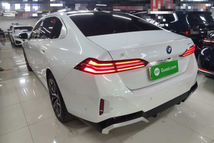 Used BMW i5 2024 eDrive 35L Luxury Model with M Sport Package
