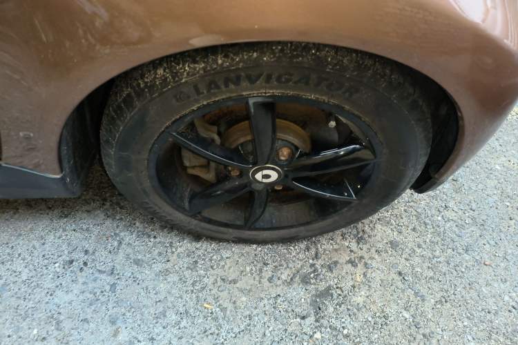 Used smart fortwo 2015 1.0 MHD New Year Special Edition Right Front Wheel Hub