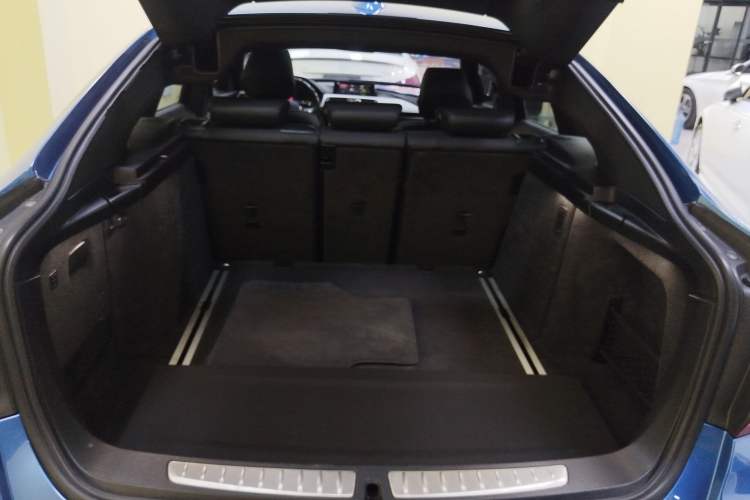 Used BMW 3 Series GT 2017 320i M Sport Trunk