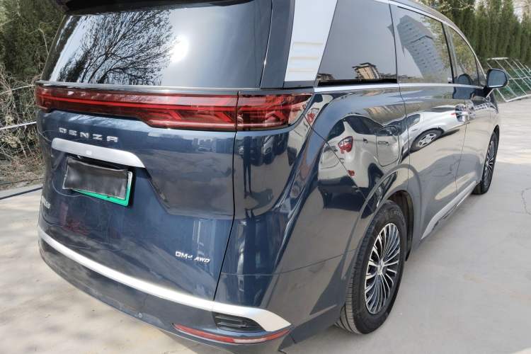 Used Denza D9 2024 DM-i 980 Four-Wheel Drive Flagship Model Rear Right 45 Deg