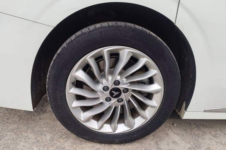 Used VOYAH Dream 2022 Zero-Carbon Edition Plus Intelligent Driving & Range Package—605 km
