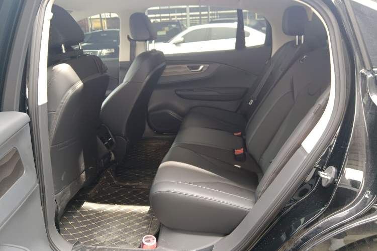 Used Hongqi E-QM5 2024 450km Range Commuter Version Left Rear Seat