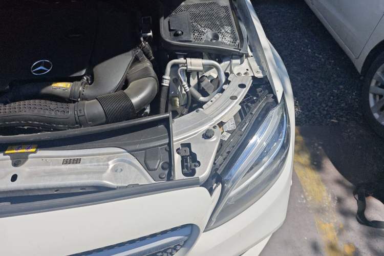 Used Mercedes-Benz C-Class 2021 C 200 L Fashion Edition Sport Version Engine Bay Left