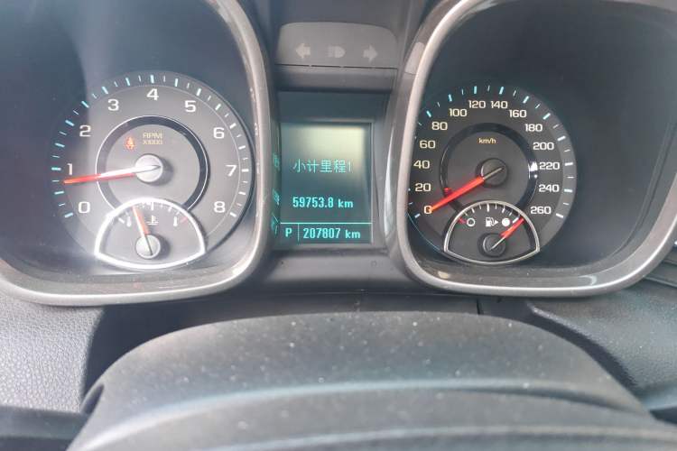 Used Chevrolet Malibu 2014 1.6T Automatic Comfort Edition Odometer Close Up