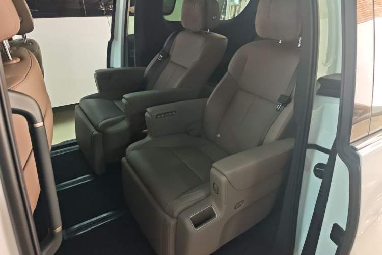 Used Li Auto MEGA 2025 Home Family Special Edition