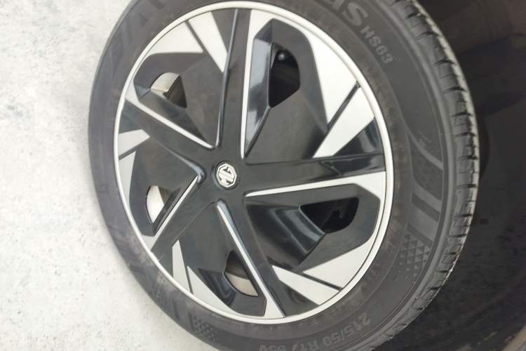 Used MG 4 EV 2023 415 km Range Sea-Faring Champion Edition