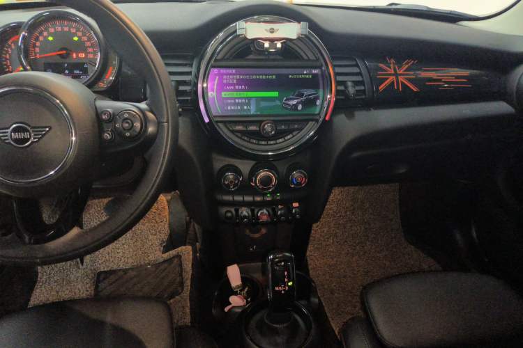 Used MINI 2020 1.5T COOPER Classic Edition Audio And AC Panel