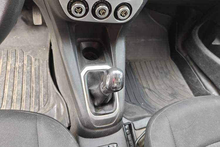 Used Citroen Elysee 2014 1.6L Manual Fashion Model CNG
