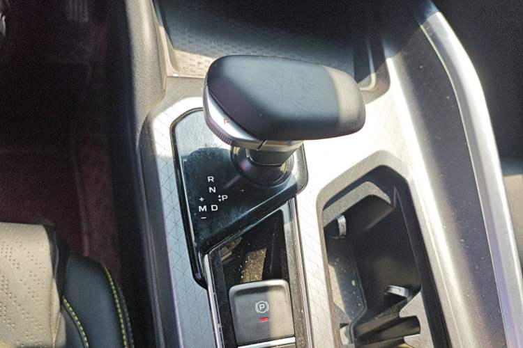 Used Geely Auto Preface 2023 1.5TD Kunlun Edition Gear Lever