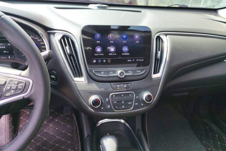 Used Chevrolet Malibu XL 2022 535T Automatic Sport Edition Audio And AC Panel