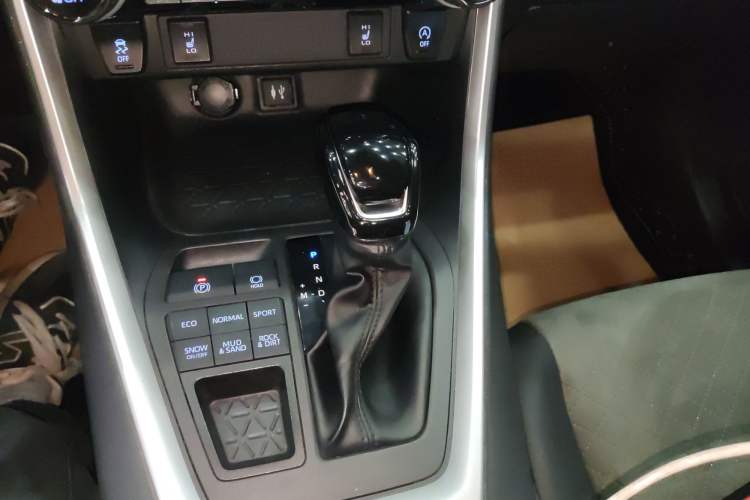 Used Toyota RAV4 2022 2.0L CVT 4x4 Style Plus Edition
