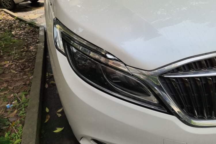 Used Buick GL8 2017 ES 28T Luxury Model China V Standard Right Front Headlight