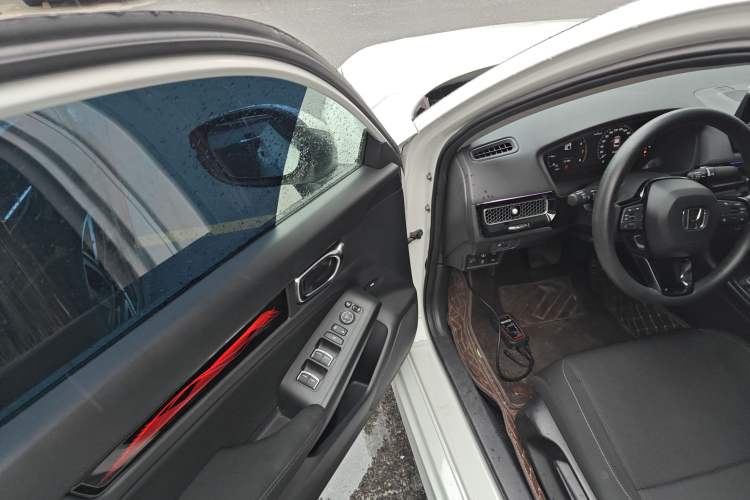 Used Honda Civic 2023 240TURBO CVT Dynamic Edition Driver Seat