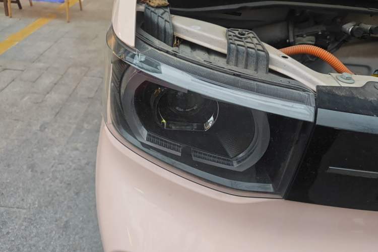 Used Wuling Hongguang MINIEV 2022 Macaron Premium Model – Lithium Iron Phosphate