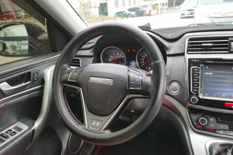 Used Haval H6 2017 Blue Label Sport Edition 1.5T Manual Two-Wheel Drive Elite Model Steering Wheel