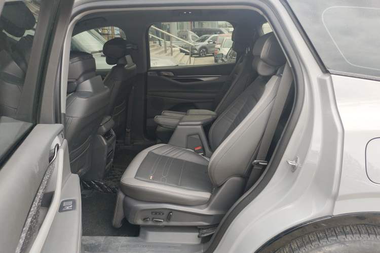 Used Ford Edge 2023 Ford Explorer L 2.0T EcoBoost Four-Wheel Drive 7-Seater Supreme Model Left Rear Seat