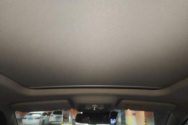 Used Roewe RX5 New Energy 2017 eRX5 50T Hybrid Connected Prestige Flagship Edition Headliner