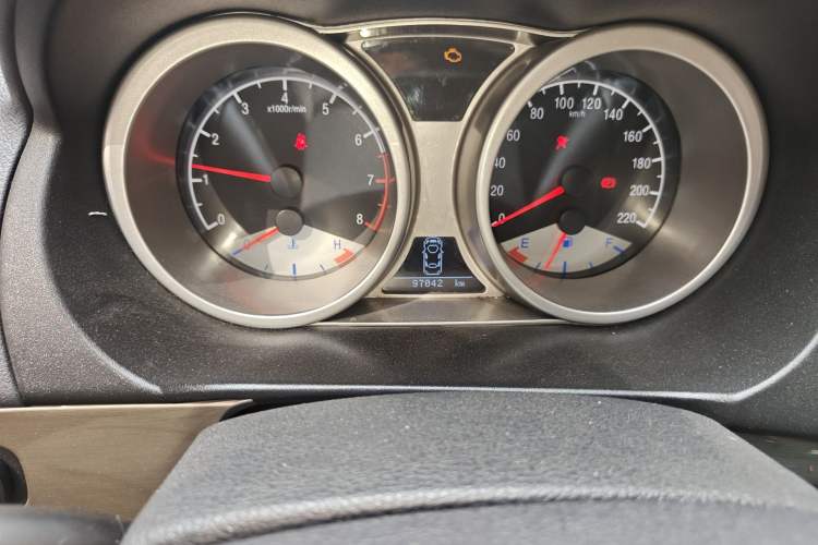 Used Geely Auto GX7 2013 2.0L Automatic Prestige Edition Odometer Close Up