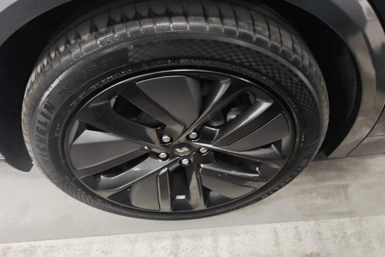 Used Li Auto L9 2023 Pro Model Right Rear Wheel Hub