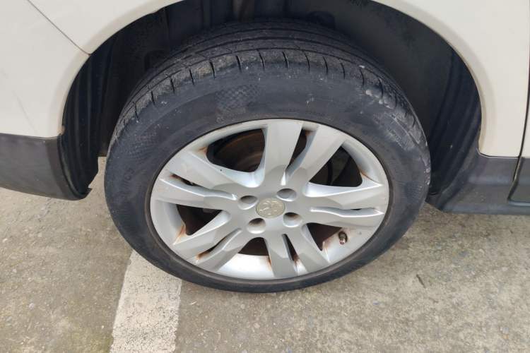 Used Peugeot 3008 2015 2.0L Manual Classic Edition Exterior 5