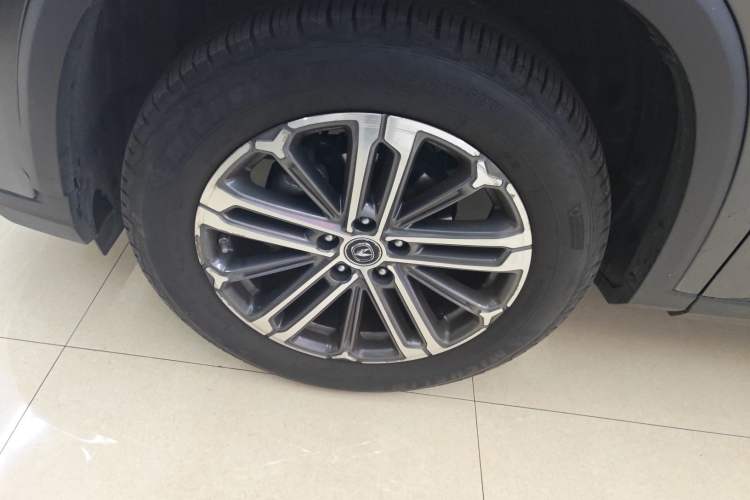 Used CHANGAN CS75 PLUS 2021 1.5T Automatic Prestige Model Left Front Wheel Hub