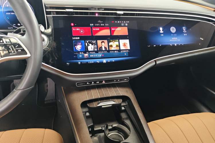 Used Mercedes-Benz E-Class New Energy 2024 E 350 e L Plug-in Hybrid Sedan Audio And AC Panel