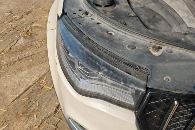 Used Zotye T700 2017 1.8T Dual-Clutch Luxury Model
