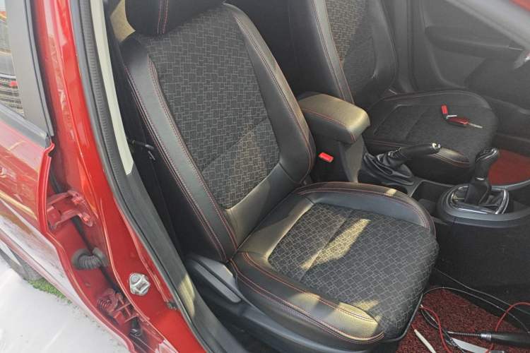 Used Cowin C3 2015 1.5L Manual Gold Diamond Edition