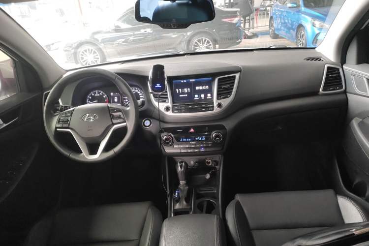 Used Hyundai Tucson 2018 1.6T Dual-Clutch Two-Wheel Drive 15th Anniversary Special Edition
