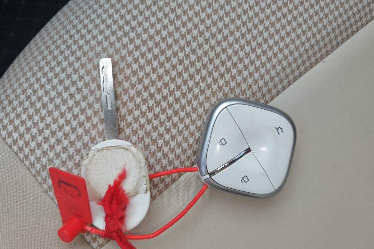 Used Wuling Hongguang MINIEV 2025 Four-Door Version Premium Edition Vehicle Key