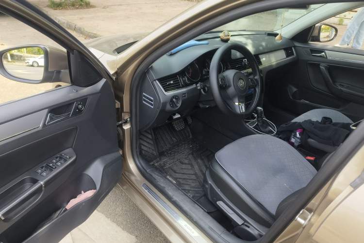 Used Volkswagen Bora 2015 Value Edition 1.6L Automatic Comfort Version