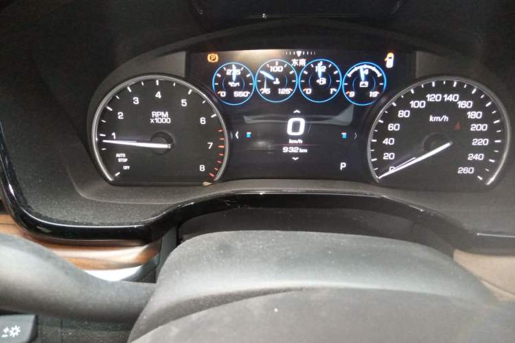 Used Cadillac XT5 2016 28T 4x4 Platinum Edition Odometer Close Up