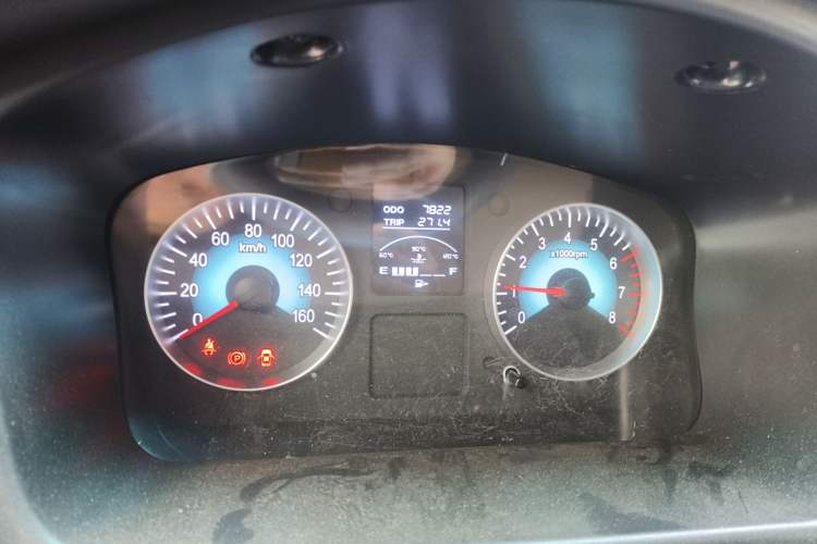 Used Jinbei Hiace X30 2024 1.5L Wealthy-Style Passenger Van 5/6/7 Seater with Front-Mounted Air Conditioning Odometer Close Up