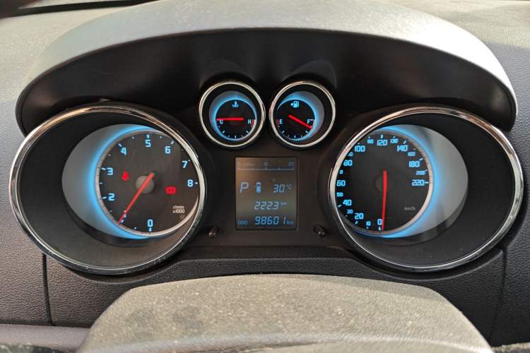 Used CHANGAN CS35 2014 1.6L Automatic Luxury Model China IV Standard Instrument Cluster