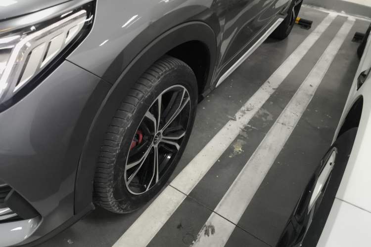 Used BYD Song PLUS 2020 1.5T Automatic Flagship Edition Left Front Wheel Hub