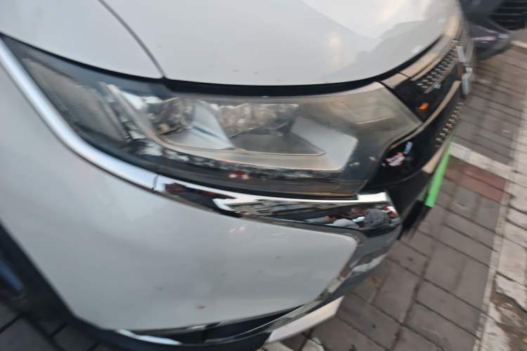Used Mitsubishi Outlander 2018 2.4L 4x4 Elite Edition 5 Seats
