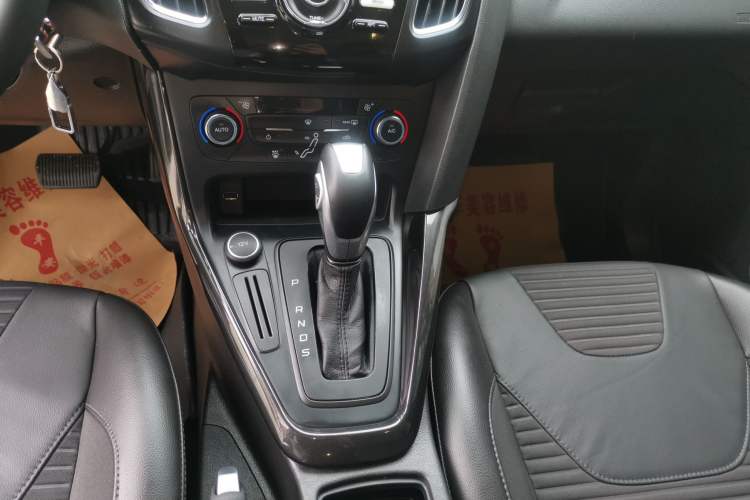 Used Ford Focus 2017 Sedan 1.6L Automatic Fashion Edition Smart Drive Version Gear Lever